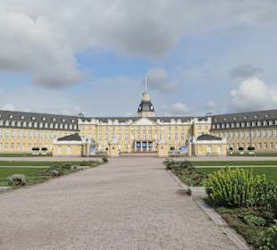 Bei einem Stadtrundgang durch Karlsruhe