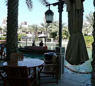 In der Madinat-Anlage
