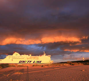 Prom wpływający do Świnoujścia przy Stawa Młyny