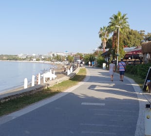 Strandpromenade Side