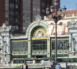 Haupteingang zum Bahnhof