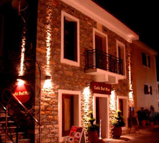 Cafe del Mar, Straßenseite