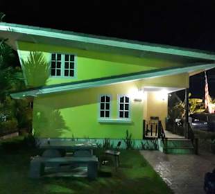 Seltsame Unterkünfte im Apinya Resort