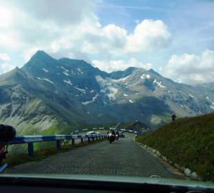 Mit Gegenverkehr Biker