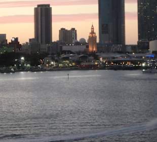 Der Freedom Tower vom Meer gesehen