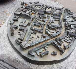 Blindenstadtmodell vor der St.Agatha Kirche 