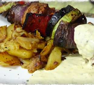 Pincho de solomillo de cerdo con verduras