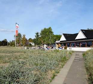 Der Weg zur Strandhalle auf Harriersand