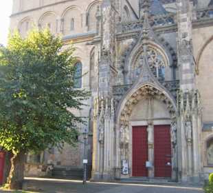 Im Dombezirk / Südportal