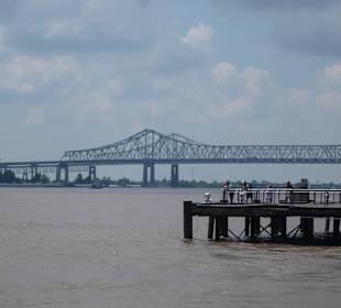 Brücke am Mississippi in New Orleans