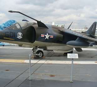 Auf der USS Intrepid