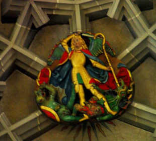 An der Decke der Kirche