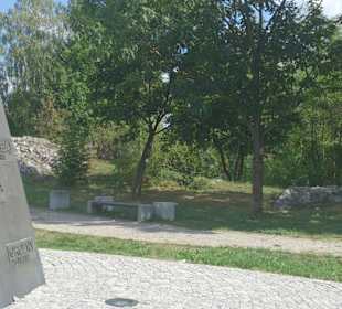 Pomnik Homo Homini