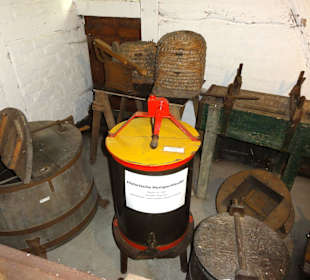 Honigschleuder auf dem Moorhof