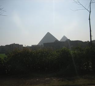 Auf dem Weg zu den Pyramiden