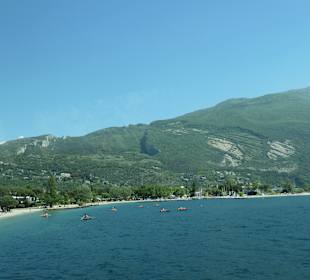 Blick bei Riva del Garda zum Gardasee