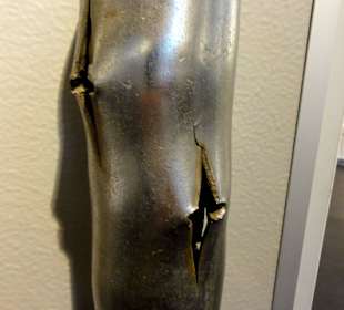 Gesprengte Löcher im Förderrohr