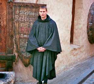 Vor dem Rozengrals Weinkeller in Riga