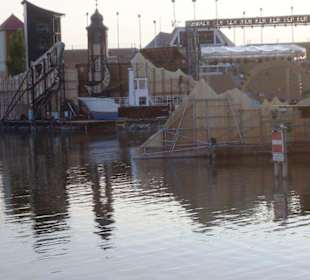 Seebühne Mörbisch von hinten bei Anfahrt