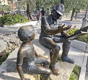 Statue Monumento all'Alpino am Hafen