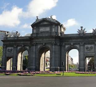 Ворота Алкала