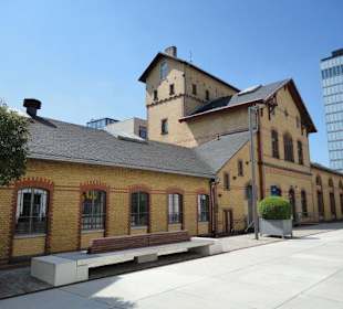 Im Rheinauhafen