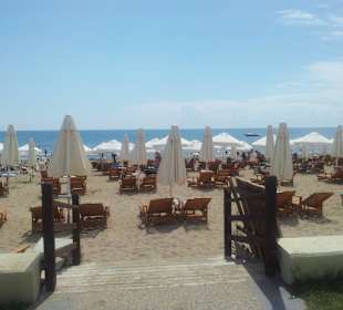 Strand von Side direkt an der Promenade