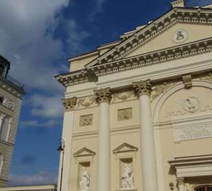 St. Anna Kirche neben Schlossplatz