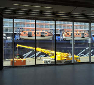 Blick auf die Schiffe im Columbus Cruise Center