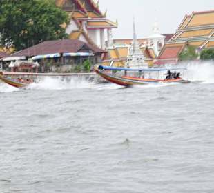 Mit dem Hop and Hop Boot Bangkok entdecken