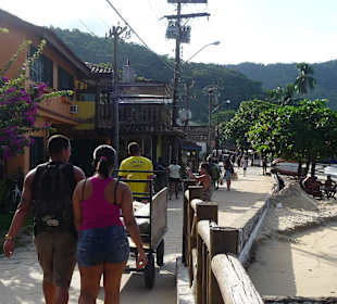 Hauptstraße am Strand