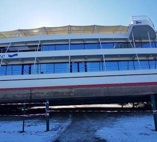 Die MS Brombach am Land