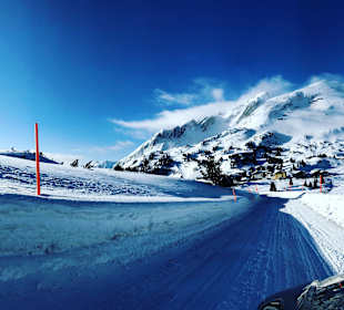 Abfahrt vom Hotel ins Tal 
