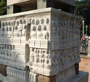 Hipodrom - postument pod obeliskiem