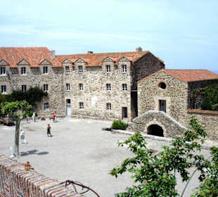 Innenhof des Château Royals