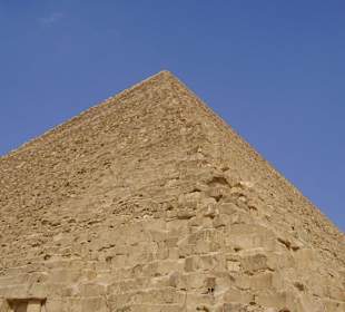 Pohled na pyramidu