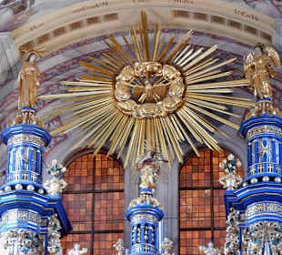 Figuren mit Sonnenräder