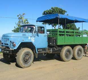 Ausflugs LKW in die Berge