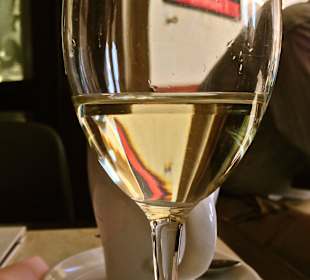 Glas of White Gozo Wine