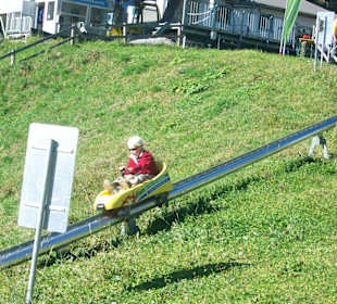 Rodelbahn vor Hotel Supersauser