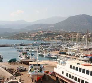 Blick auf den Jachthafen von A. Nilolaos