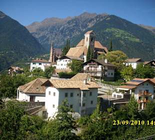 Blick von Schenna aufs Schloß
