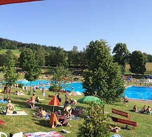 Schwimmbad nur 500m entfernt