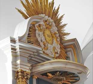 Schalldeckel und Strahlenkranz der Kanzel
