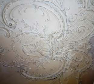 Der weiße Saal im Wasserschloss Mitzwitz