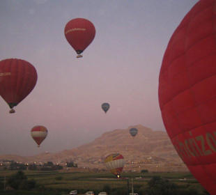 in Richtung Tal der Könige