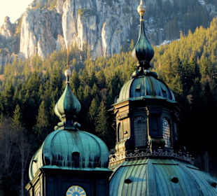 Blick auf die Türme und den Laber-Berg ( 1684 m)  