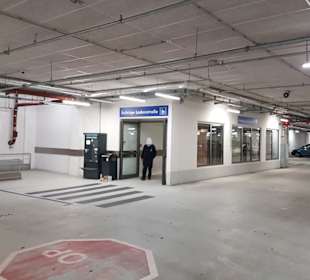 Parkgarage Zugang zu den Aufzügen