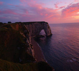 Zachód słońca w Etretat