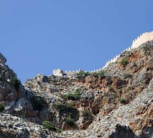 Vom Wasser aus Blick auf die Burg Alanya